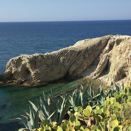 Charm Holiday Terrasini Luaran gambar