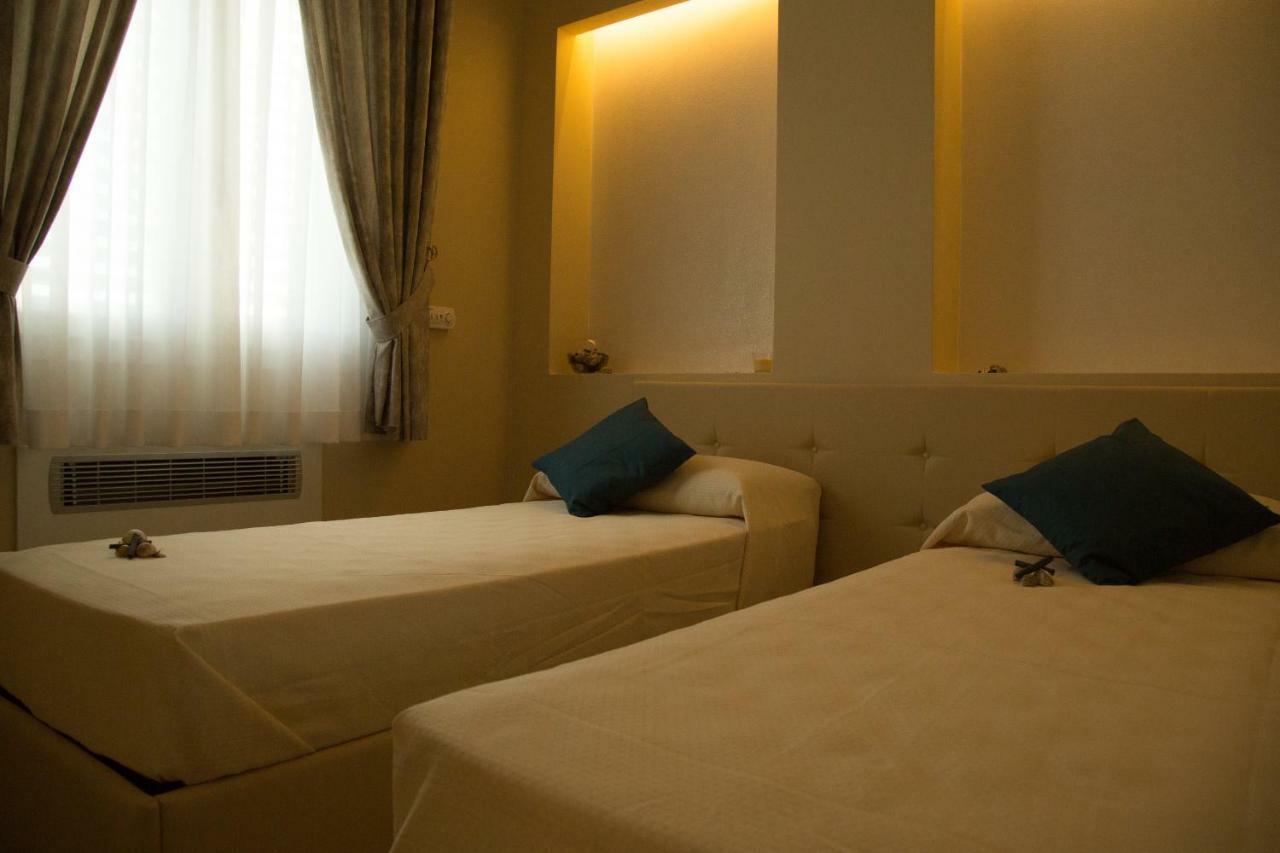 Charm Holiday Terrasini Luaran gambar