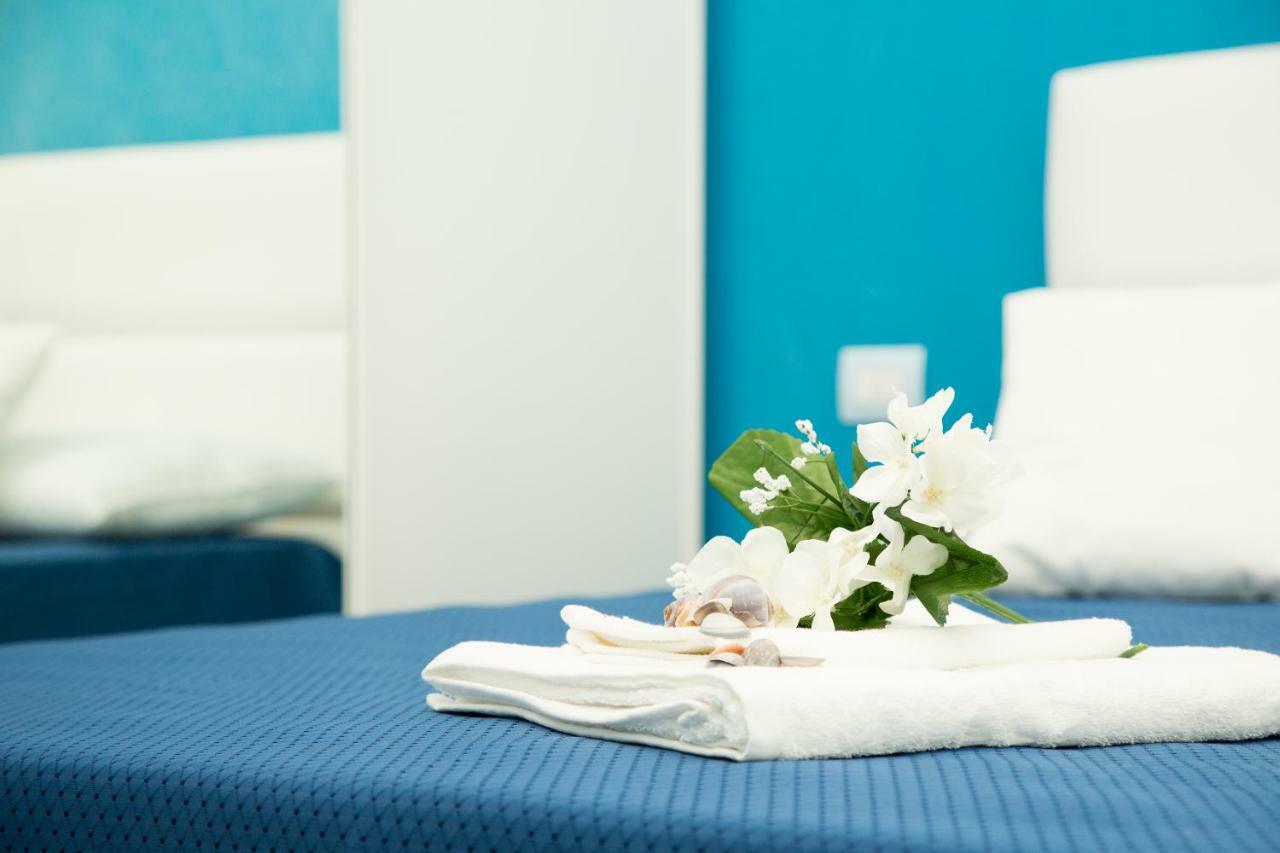 Charm Holiday Terrasini Luaran gambar