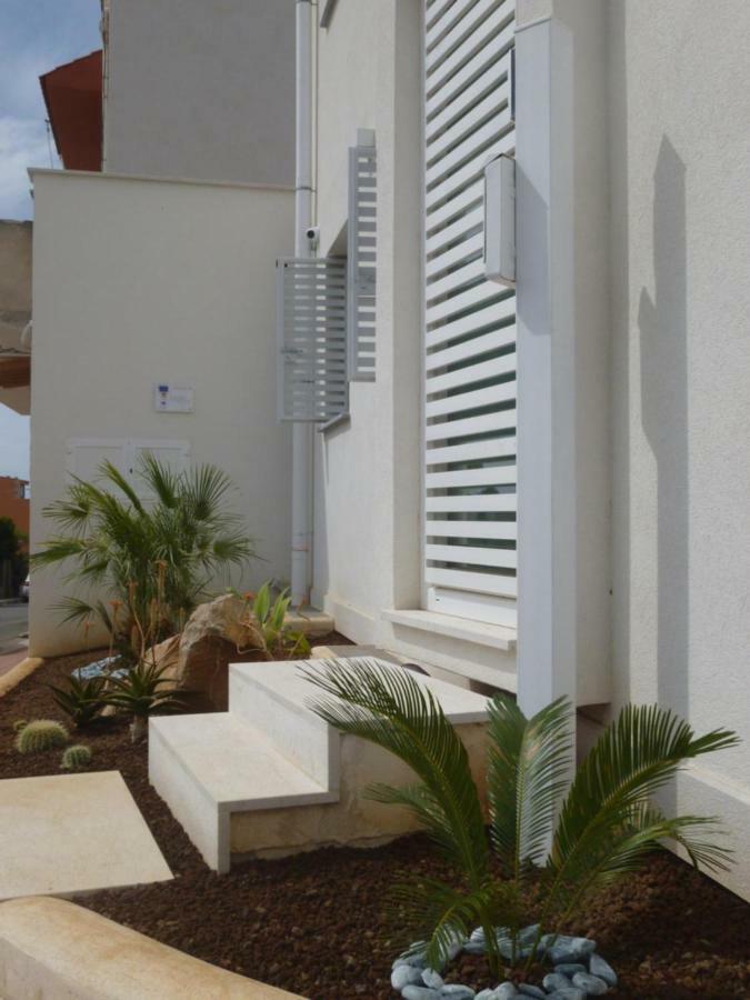 Charm Holiday Terrasini Luaran gambar