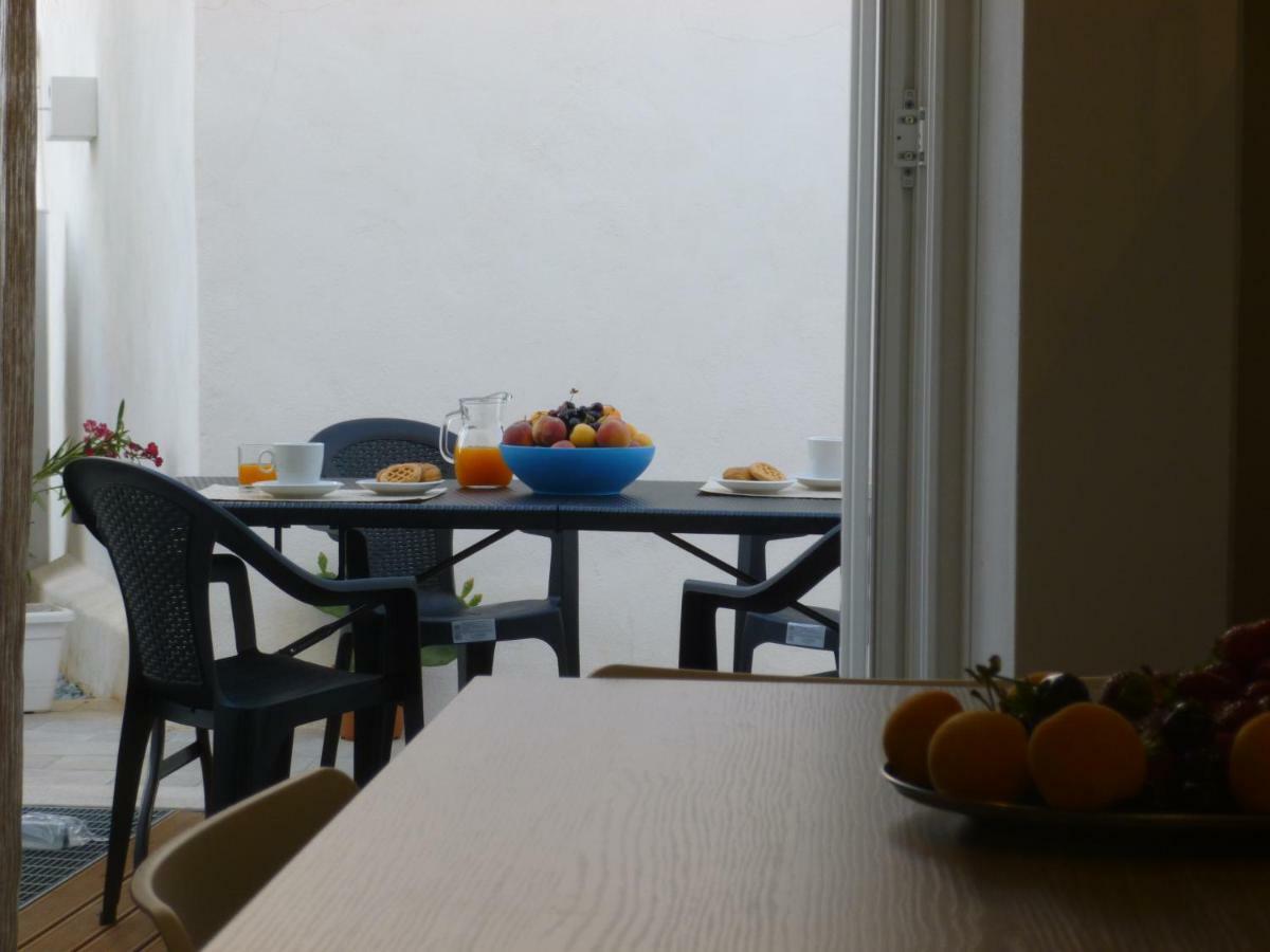 Charm Holiday Terrasini Luaran gambar