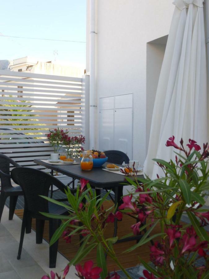 Charm Holiday Terrasini Luaran gambar