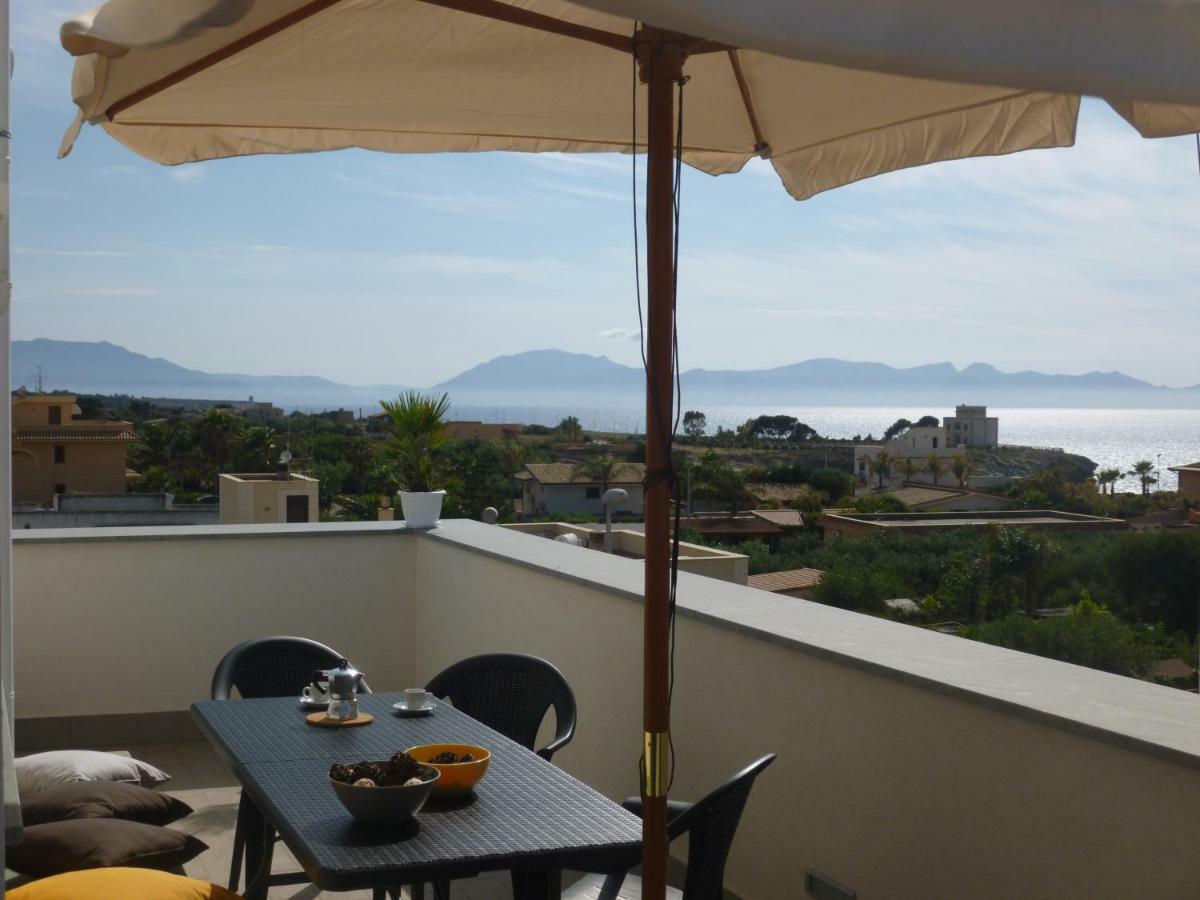 Charm Holiday Terrasini Luaran gambar