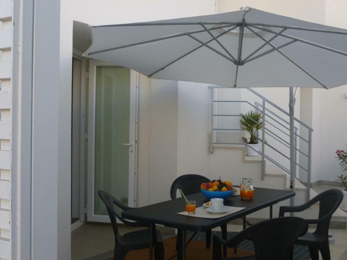 Charm Holiday Terrasini Luaran gambar