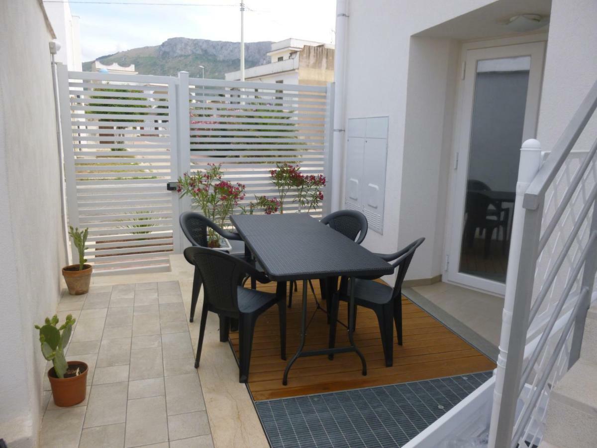 Charm Holiday Terrasini Luaran gambar