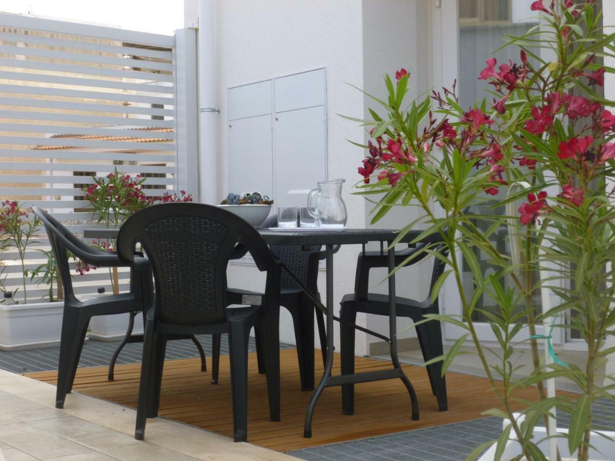 Charm Holiday Terrasini Luaran gambar