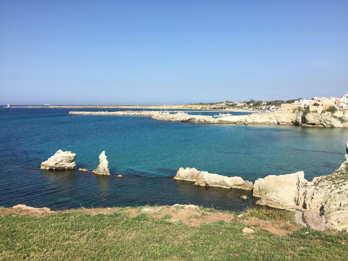 Charm Holiday Terrasini Luaran gambar