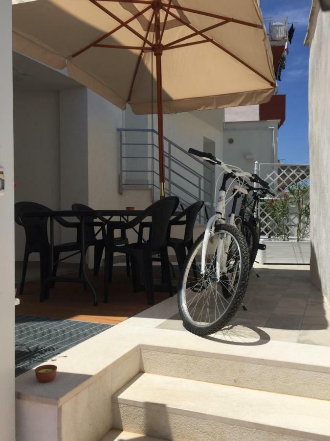 Charm Holiday Terrasini Luaran gambar