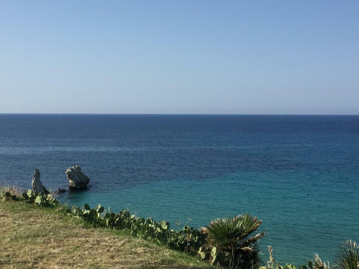 Charm Holiday Terrasini Luaran gambar